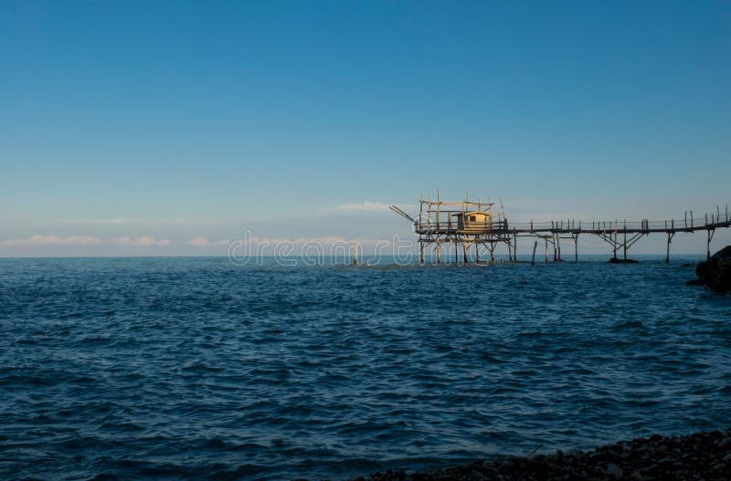 在海的Trabocco.